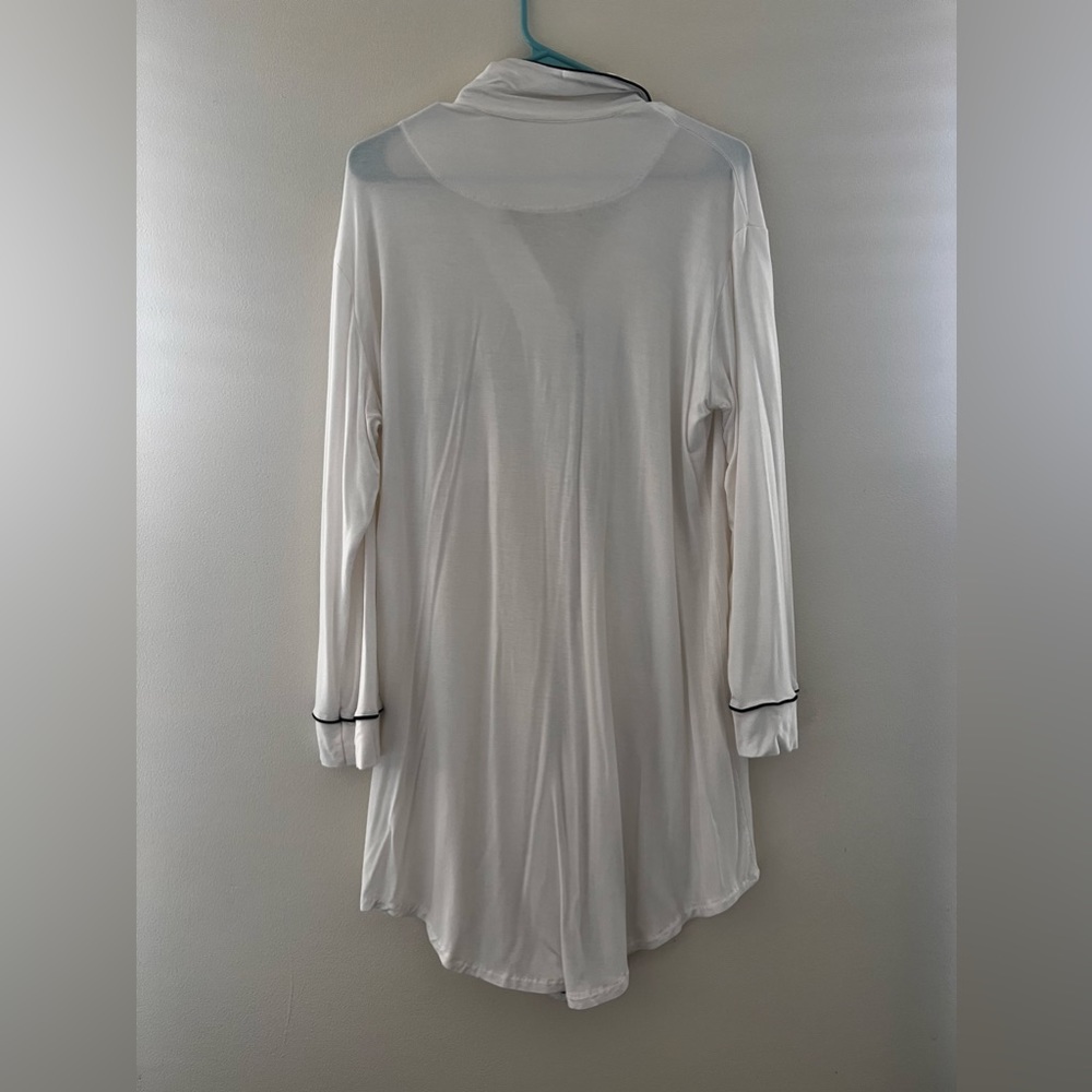 Bridal getting ready button down - Picture 4 of 4